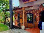 CASA SOLA CON ALBERCA EN AHUATEPEC