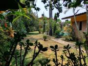CASA SOLA CON BUNGALOW EN VENTA Y SEGURIDAD EN...
