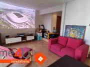 Casa sola con bungalow sobre calle principal, a 2...