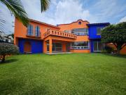CASA SOLA EN VENTA VIGILANCIA CASETA 24/7 ZONA NORTE...