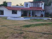 CASA SOLA DENTRO DE FRACCIONAMIENTO CON VIGILANCIA ZONA...