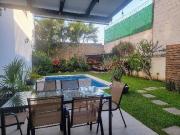 CASA SOLA EN EL CENTRO DE CUERNAVACA EN EL PRIMER CUADRO...