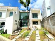 CASA SOLA EN EXCLUSIVO FRACC EN ZONA NORTE CON ROOF GARDEN