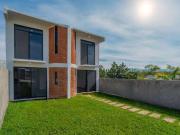 Casa Sola En Fraccionamiento Con Casa Club Con Alberca