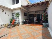 Casa Sola en Fraccionamiento Valle de los Tarianes...