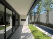 Casa sola en privada en zona dorada