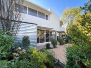 CASA SOLA EN RENTA TECAMACHALCO 4 RECAMARAS MUY ILUMINADA