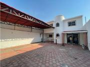 Casa sola en Venta Amplia Tzompantle en Privada Cerrada