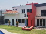 Casa Sola en Venta Burgos Bugambilias