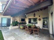 CASA SOLA EN VENTA, COL. VISTA HERMOSA