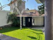 CASA SOLA EN VENTA CON ALBERCA EN ACAPANTZINGO, CUERNAVACA