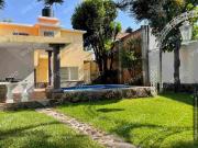 CASA SOLA EN VENTA CON ALBERCA, EN ACAPANTZINGO CUERNAVACA