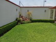 CASA EN VENTA CON ESPLENDIDO JARDIN Y CUATRO RECAMARAS...