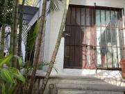 Casa sola en zona norte a una calle del sat, y de av....