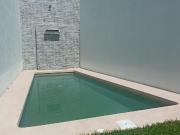 Casa sola nueva en venta con alberca y jardin en Lomas...