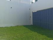 Casa sola nueva en venta con alberca y jardin en Lomas...