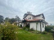 Casa sólida estilo español en sector tradicional