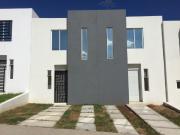 Casa Soneto 2 plantas por IMSS 85