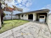 Casa sozinha no terreno 05 dormitórios Monções