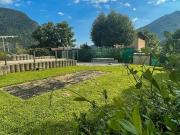 Casa su 3 livelli con giardino