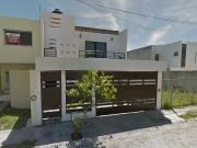 CASA SUPER ATRACTIVA EN RESIDENCIAL ESMERALDA NORTE COLIMA