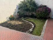 CASA SUPER UBICADA EN CALLE CERRADA CON SEGURIDAD