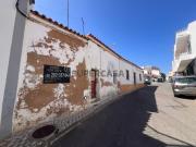 Casa T1 para Recuperação na Mexilhoeira Grande