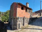 Casa T2 em Penedono e Granja de 257,00 m2