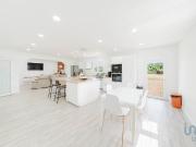 Casa T4 em Aguda de 336,00 m²