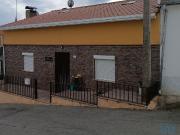 Casa T4 em Azinhoso de 100,00 m²