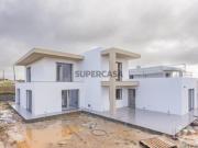 Casa T4 em Ponte do Rol de 220,00 m²