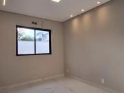 Casa TÃrrea a vendano Cond. Morada com 3 suites e...