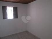 Casa tÃrrea com 2 quartos Ã venda ou para locaÃ§Ã£o em...