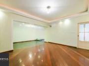 Casa tÃrrea com piscina, jardim e 3 dormitÃ³rios Jardim...