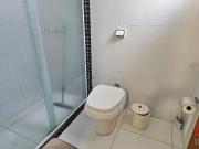 Casa tÃrrea com Ã³tima localizaÃ§Ã£o e a poucos minutos...