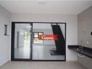 Casa térrea nova com piscina, 4 dormitórios, 1 suíte em...