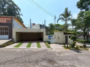 Casa térrea para Venda e locação, no condomínio Pinus...