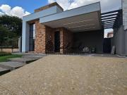 Casa térrea com 3 suítes, 204m2 à venda por R$...