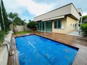 Casa térrea com gourmet e piscina no Condomínio do Lago