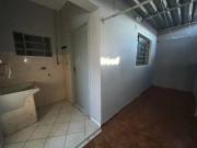 Casa Térrea 1 Dorms para Alugar 50 m² por R$ 1.000,00