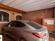 Casa Térrea 2 Dormitórios + 1 Suíte + Quintal + espaço...