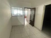 Casa Térrea 2 Dorms para Alugar 90 m² por R$ 2.300,00