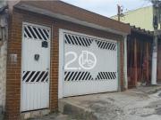 Casa Térrea 3 Dorms para Alugar 180 m² por R$ 3.490,00