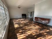 Casa Térrea 3 Dorms para Alugar 320 m² por R$ 5.700,00