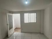 Casa Térrea 3 Dorms para Alugar 40 m² por R$ 1.800,00