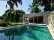 Casa Térrea 3 Dorms para Alugar 430 m² por R$ 10.000,00