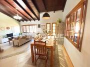 Casa térrea, 3 quartos, com pátio, reformada, aceita...