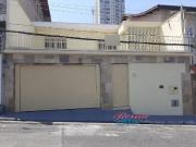 Casa Térrea 4 Dorms para Alugar 280 m² por R$ 3.500,00