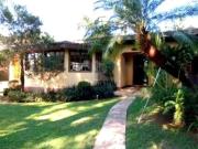 Casa Térrea 4 Dorms para Alugar 526 m² por R$ 35.000,00