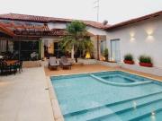 Casa térrea, 4 suítes, super conservada, QI 14, Lago Norte
